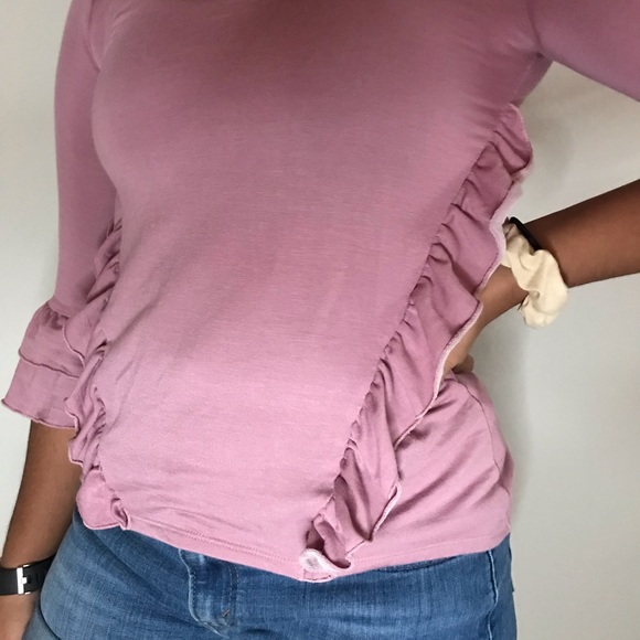 Pink long sleeved shirt . The size is M. - Picture 2 of 3